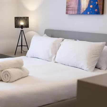 Collection - Mediterranean Views Apartment Valletta